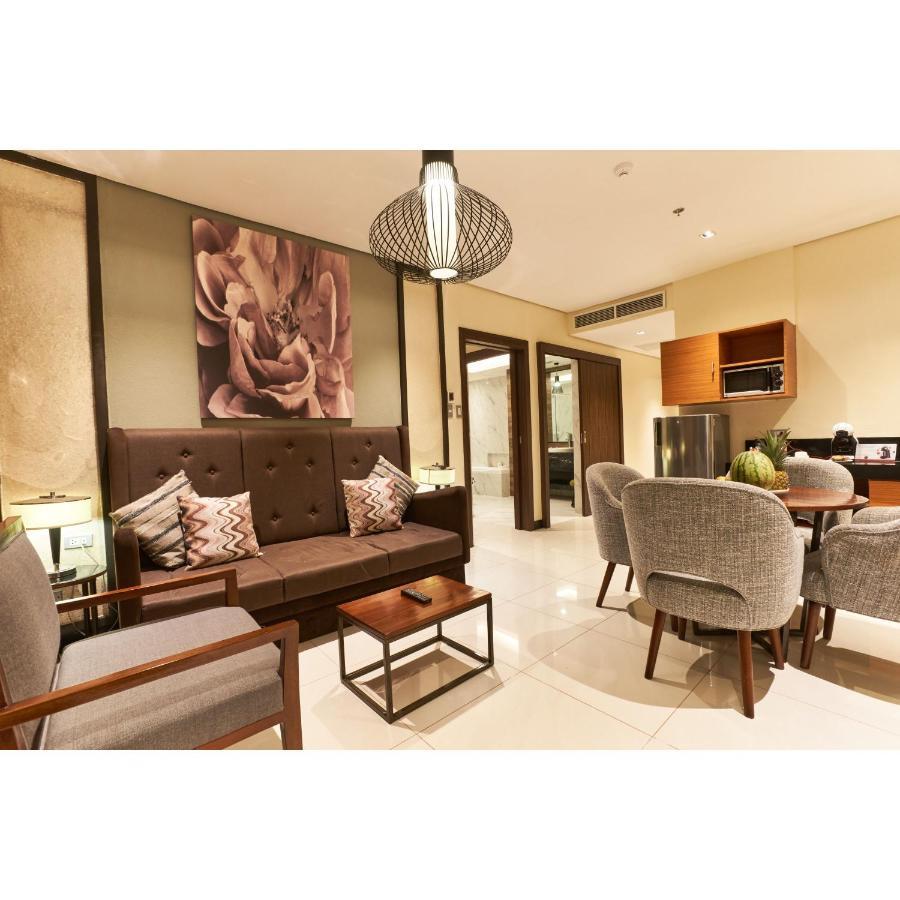 Summit Hotel Τακλομπάν Εξωτερικό φωτογραφία